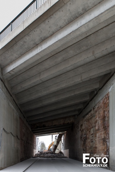 2015.04.11_Autobahnbrücke Niederbrechen wird abgerissen_002