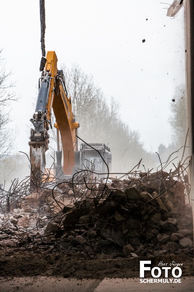 2015.04.11_Autobahnbrücke Niederbrechen wird abgerissen_005