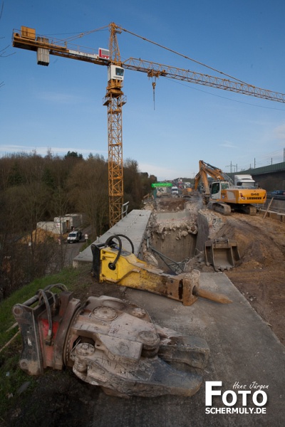 2015.04.11_Autobahnbrücke Niederbrechen wird abgerissen_014