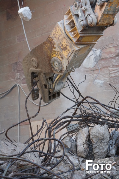 2015.04.11_Autobahnbrücke Niederbrechen wird abgerissen_018